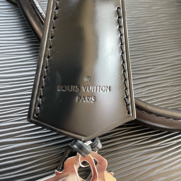 Louis Vuitton Black Epi Leather Pont Neuf PM - Picture 5 of 13